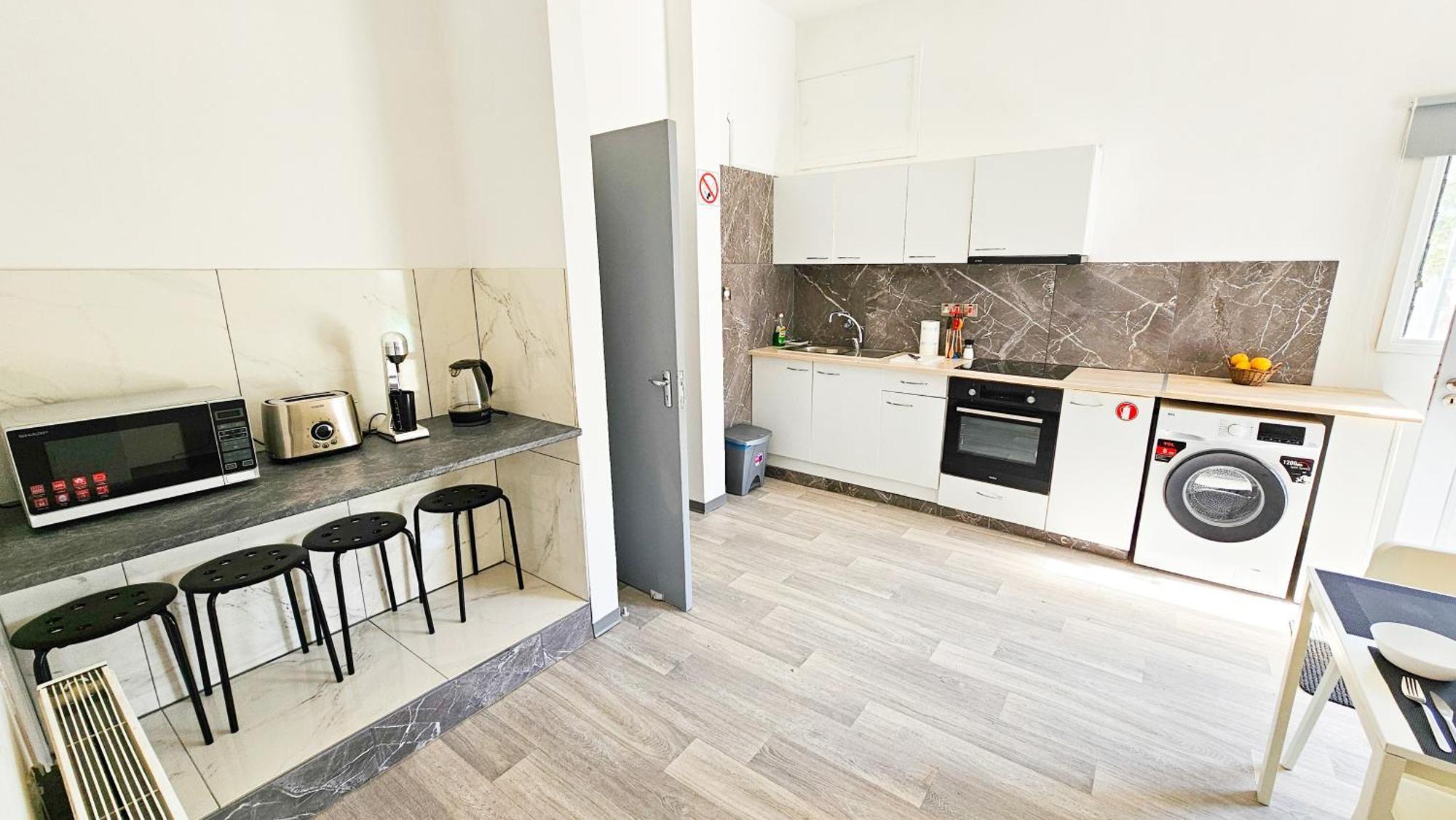 The Lemon Tree Hostel Larnaca Extérieur photo