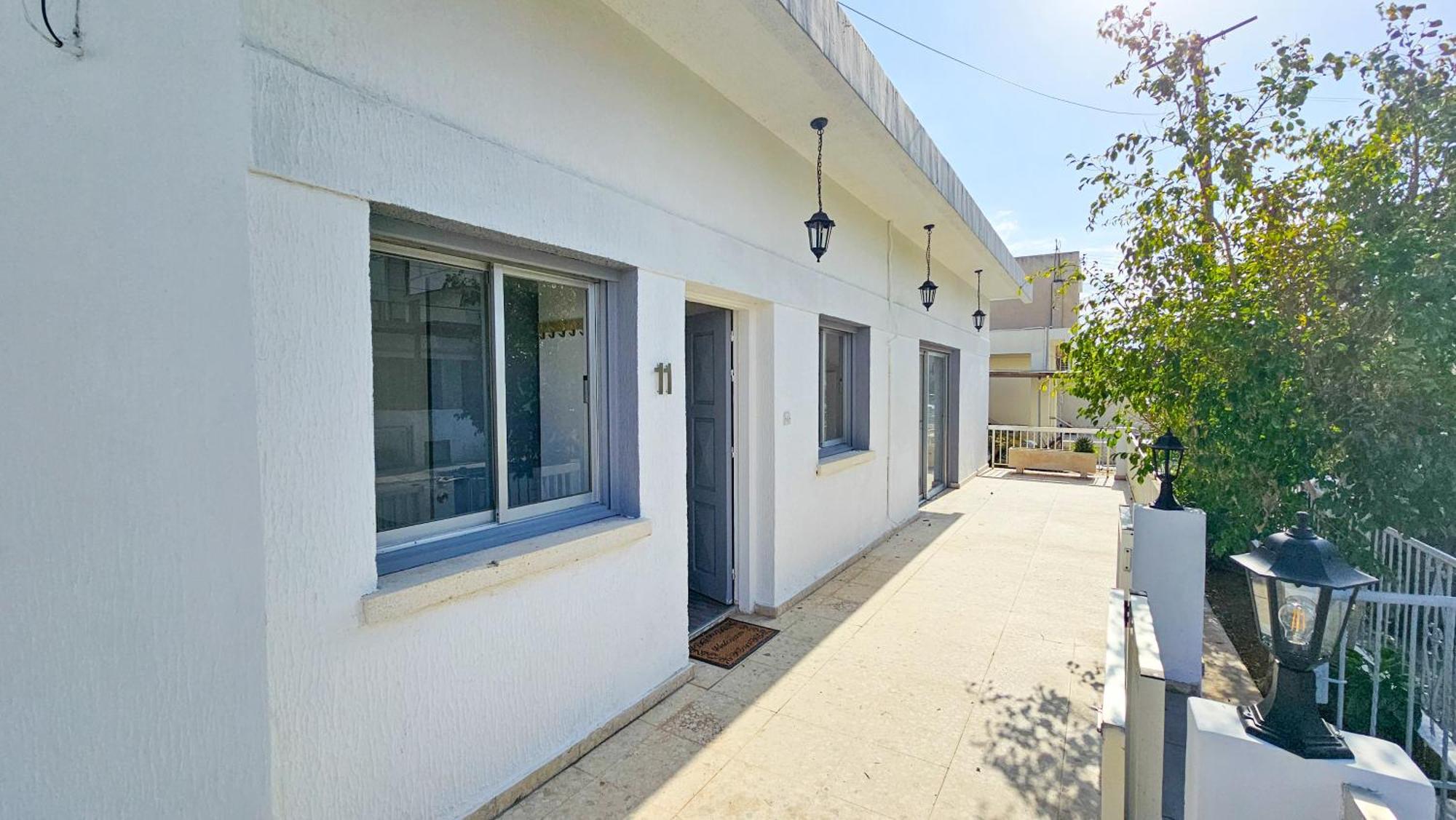 The Lemon Tree Hostel Larnaca Extérieur photo